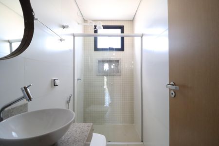 Apartamento para alugar com 65m², 2 quartos e 2 vagasBanheiro Social