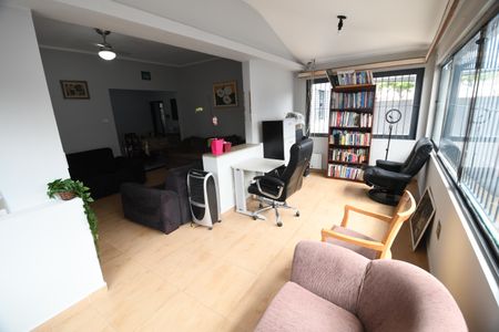 Casa à venda com 367m², 9 quartos e 6 vagasSala