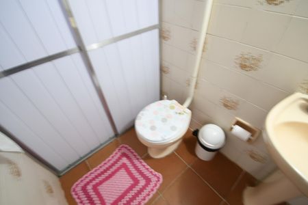 Casa à venda com 367m², 9 quartos e 6 vagasCasa Fundos 2 - Banheiro