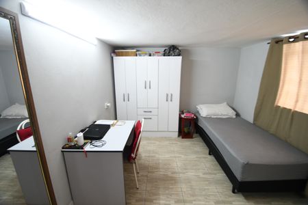 Casa à venda com 367m², 9 quartos e 6 vagasCasa Fundos 2 - Quarto