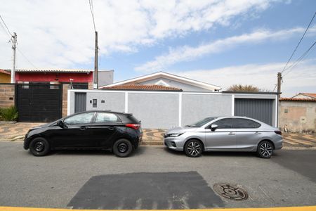 Casa à venda com 367m², 9 quartos e 6 vagasFachada