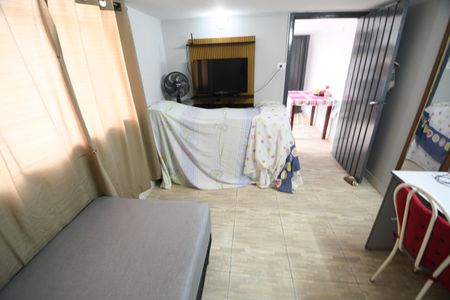 Casa à venda com 367m², 9 quartos e 6 vagasCasa Fundos 2 - Quarto