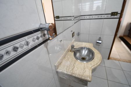 Casa à venda com 367m², 9 quartos e 6 vagasBanheiro Social