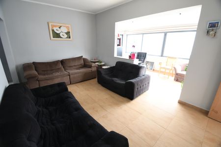 Casa à venda com 367m², 9 quartos e 6 vagasSala