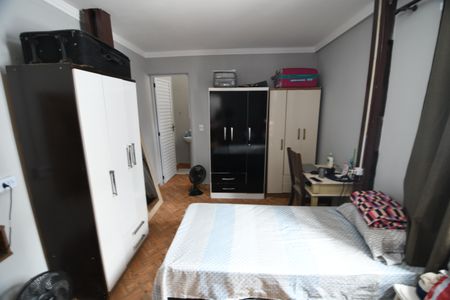 Casa à venda com 367m², 9 quartos e 6 vagasCasa Fundos 1 - Dormitório