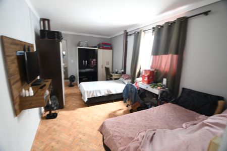 Casa à venda com 367m², 9 quartos e 6 vagasCasa Fundos 1 - Dormitório