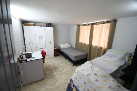 Casa à venda com 367m², 9 quartos e 6 vagasCasa Fundos 2 - Quarto