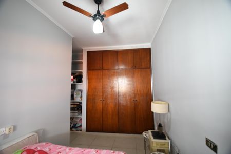 Casa à venda com 367m², 9 quartos e 6 vagasQuarto 2