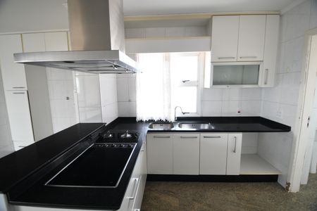 Apartamento à venda com 213m², 4 quartos e 3 vagasCozinha