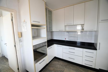 Apartamento à venda com 213m², 4 quartos e 3 vagasCozinha