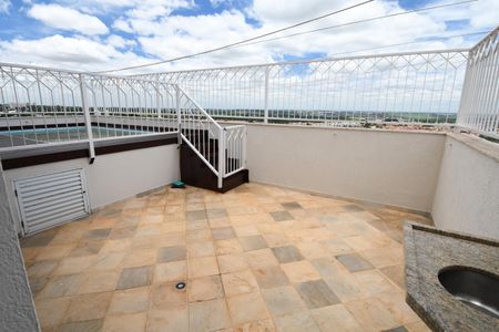 Apartamento à venda com 213m², 4 quartos e 3 vagasQuintal