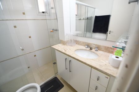 Apartamento à venda com 213m², 4 quartos e 3 vagasBanheiro Suíte 2