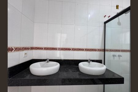 Casa de condomínio para alugar com 350m², 4 quartos e 1 vaga Casa de condomínio para alugar com 350m², 4 quartos e 1 vagaSuíte 1 - BanheiroSuíte 1 - Banheiro