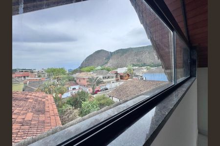 Casa de condomínio para alugar com 350m², 4 quartos e 1 vaga Casa de condomínio para alugar com 350m², 4 quartos e 1 vagaSótão