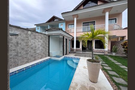 Casa de condomínio para alugar com 350m², 4 quartos e 1 vaga Casa de condomínio para alugar com 350m², 4 quartos e 1 vagaÁrea externa