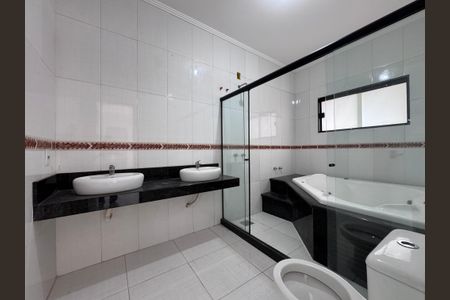 Casa de condomínio para alugar com 350m², 4 quartos e 1 vaga Casa de condomínio para alugar com 350m², 4 quartos e 1 vagaSuíte 1 - Banheiro