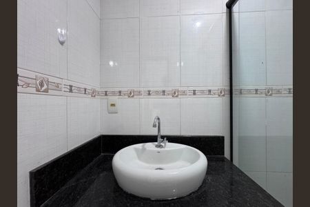 Casa de condomínio para alugar com 350m², 4 quartos e 1 vaga Casa de condomínio para alugar com 350m², 4 quartos e 1 vagaBanheiro Social