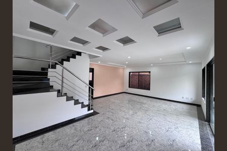 Sala de casa de condomínio para alugar com 4 quartos, 350m² em Vargem Pequena, Rio de Janeiro
