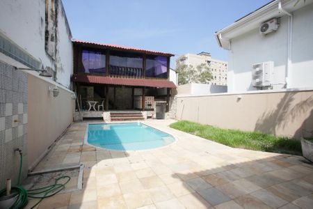 Casa para alugar com 650m², 4 quartos e 2 vagasPiscina