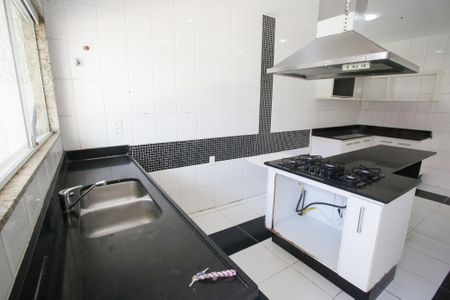 Casa para alugar com 650m², 4 quartos e 2 vagasCozinha