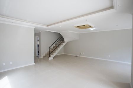 Casa para alugar com 650m², 4 quartos e 2 vagasSala