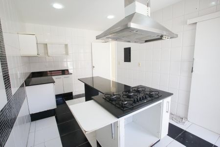 Casa para alugar com 650m², 4 quartos e 2 vagasCozinha
