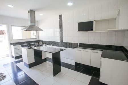 Casa para alugar com 650m², 4 quartos e 2 vagasCozinha