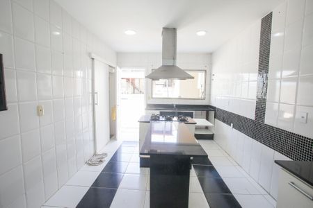Casa para alugar com 650m², 4 quartos e 2 vagasCozinha
