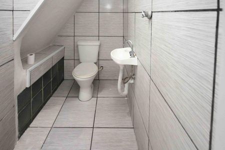 Banheiro de casa para alugar com 1 quarto, 31m² em Jardim Itapolis, São Paulo