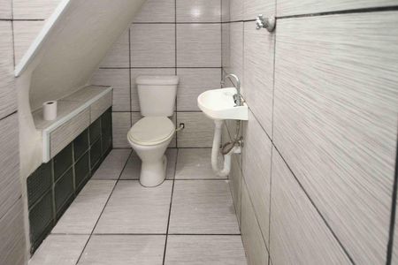 Banheiro de casa para alugar com 1 quarto, 31m² em Jardim Itapolis, São Paulo