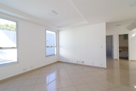 Casa de condomínio à venda com 210m², 4 quartos e 4 vagasSala