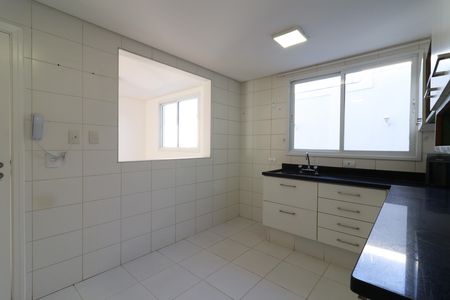 Casa de condomínio à venda com 210m², 4 quartos e 4 vagasCozinha