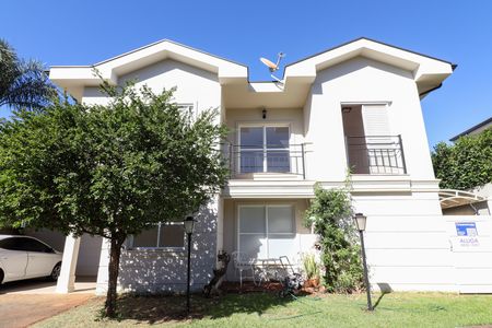 Casa de condomínio à venda com 210m², 4 quartos e 4 vagasFachada