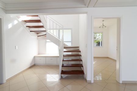 Casa de condomínio à venda com 210m², 4 quartos e 4 vagasSala