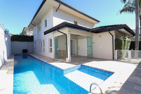Casa de condomínio à venda com 210m², 4 quartos e 4 vagasÁrea externa