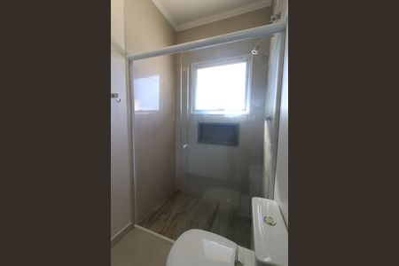 Casa de condomínio à venda com 210m², 4 quartos e 4 vagasBanheiro da Suíte 2