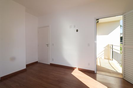Casa de condomínio à venda com 210m², 4 quartos e 4 vagasSuite 2