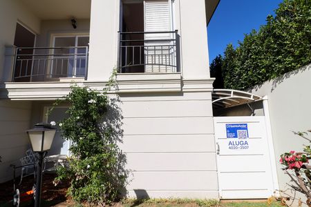 Casa de condomínio à venda com 210m², 4 quartos e 4 vagasplaca