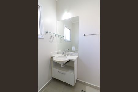 Casa de condomínio à venda com 210m², 4 quartos e 4 vagasBanheiro da Suíte 1