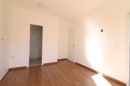 Casa de condomínio à venda com 210m², 4 quartos e 4 vagasSuite 2