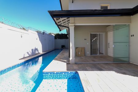 Casa de condomínio à venda com 210m², 4 quartos e 4 vagasÁrea externa