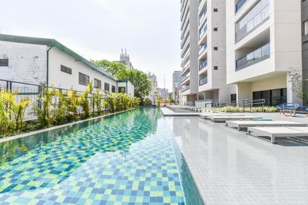 Studio para alugar com 25m², 1 quarto e sem vaga Studio para alugar com 25m², 1 quarto e sem vagaÁrea comum - Piscina