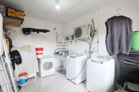 Casa à venda com 350m², 2 quartos e sem vagaÁrea de Serviço 2