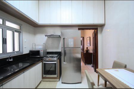 Casa à venda com 350m², 2 quartos e sem vagaCozinha