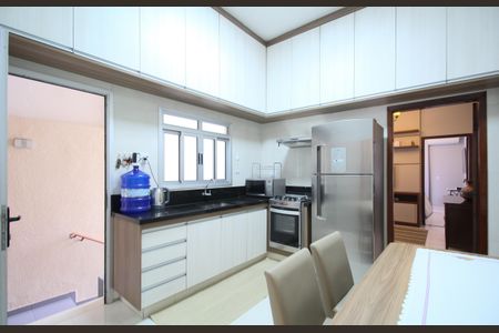 Casa à venda com 350m², 2 quartos e sem vagaCozinha