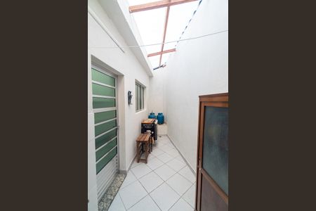 Casa para alugar com 54m², 1 quarto e 1 vagaÁrea de Serviço