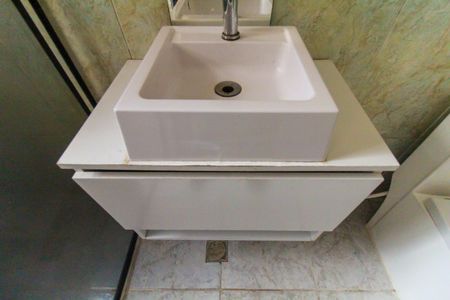 Casa para alugar com 160m², 2 quartos e 1 vaga Casa para alugar com 160m², 2 quartos e 1 vagaBanheiro 2