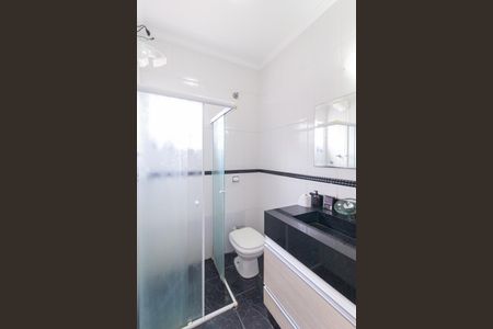 Casa à venda com 135m², 3 quartos e 2 vagasBanheiro 