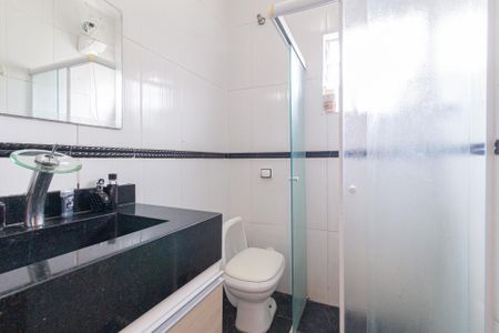 Casa à venda com 135m², 3 quartos e 2 vagasBanheiro da suíte