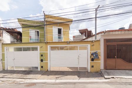 Casa à venda com 135m², 3 quartos e 2 vagasFachada
